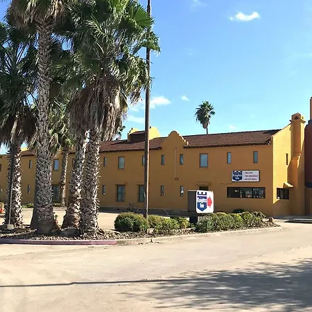 Relax Inn & Suites